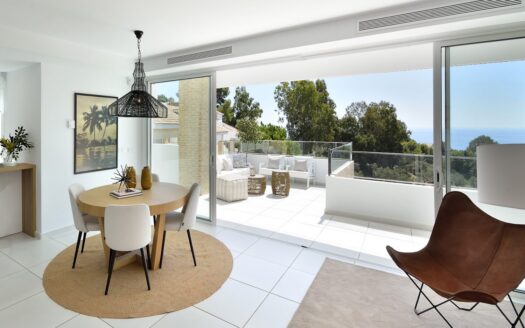 Big Blue, Villaer i Benalmádena